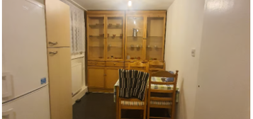 Maisonette to rent in Stockwell Park Road, London SW9