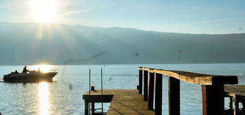 Propriété de famille à Veyrier-du-Lac avec vue panoramique sur le Lac d'Annecy et accès ponton privé au lac