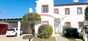 Casa adosada en venta en Calle Sierra de Gádor, Loreto