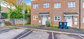 2 bed maisonette for sale