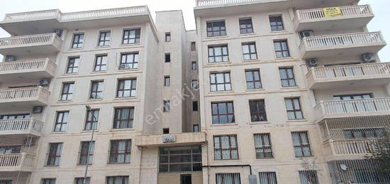 ACAR EMLAKTAN FIRAT LSES KARISI TOKDE 3+1 135M2 ARAKAT LKS DARE