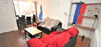 3 bed end terrace house to rent