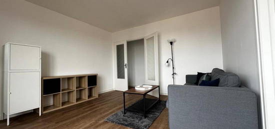 Studio meublé  à louer, 1 pièce, 11 m², Étage 5/–