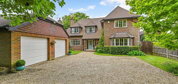 5 bed detached house for sale