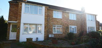 Flat to rent in Hermitage Close, Slough, Berkshire SL3