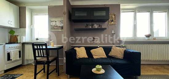 Pronájem bytu 1+kk 34 m², Jeseniova,