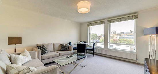 Flat to rent in Fulham Road, Chelsea SW3