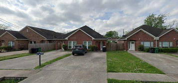 1114 Ryon St, Houston, TX 77009