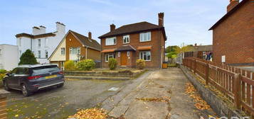 3 bedroom detached house