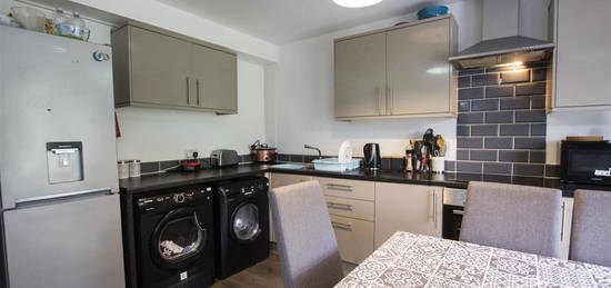 5 bed shared accommodation to rent