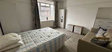 Room to rent in Denham House, White City Estate, London W12