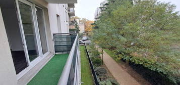 T2 av balcon sur jardin proche métro