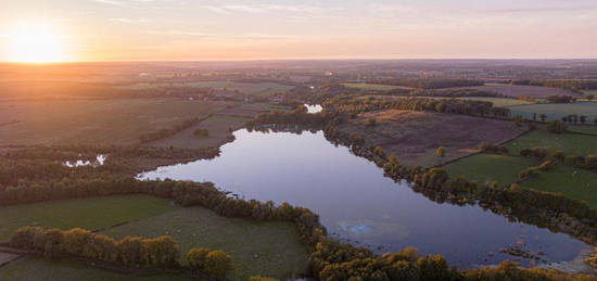 Propriete , etang ,lac , pisciculture , peche , chasse