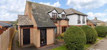 Maisonette to rent in Stamford Close, Royston, Hertfordshire SG8