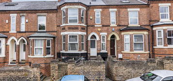 5 bedroom terraced house to rent