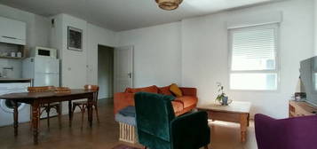 Appartement  à louer, 3 pièces, 2 chambres, 58 m²