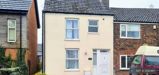 3 bedroom semi-detached house