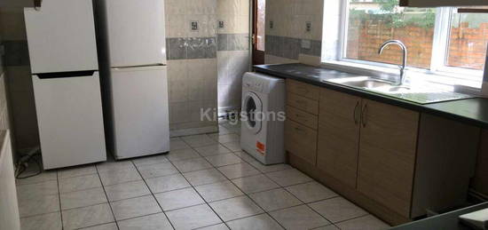 6 bedroom terraced house