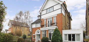 Flat to rent in Wellington Road, Hampton Hill, Hampton TW12