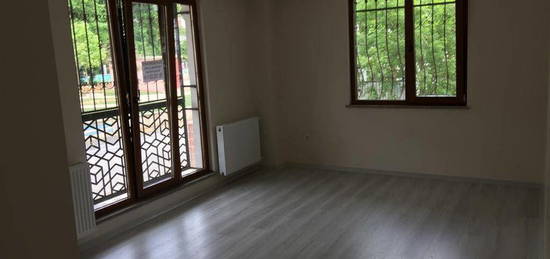 EKMEKY 4+1 130 M2 BALKONLU TERS DUBLEKS YEN BNA