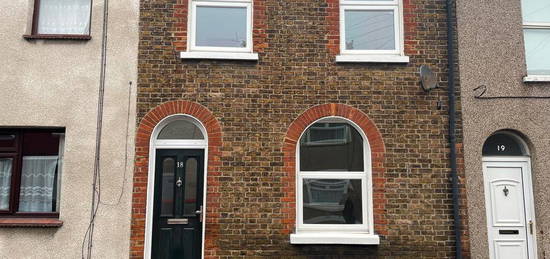 3 bedroom terraced house to rent