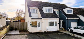 4 bed semi-detached house for sale