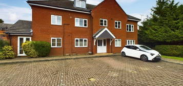 Flat for sale in St. Francis Close, Crowthorne, Berkshire RG45