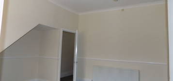 2 bed flat to rent