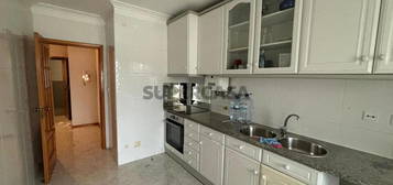 Apartamento T2 em Amorosa/ Chafé