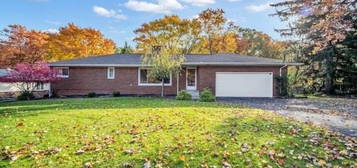 8321 Overlook Ave, Broadview Heights, OH 44147