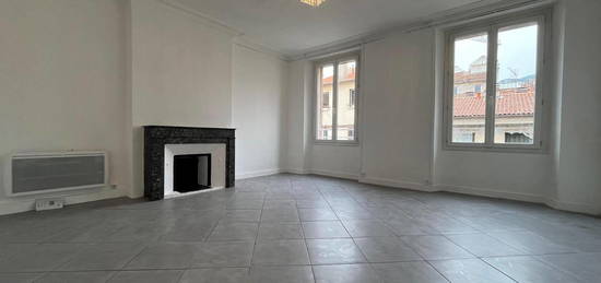 Location appartement 2 pièces 69 m²