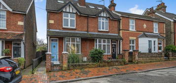 5 bedroom semi-detached house for sale