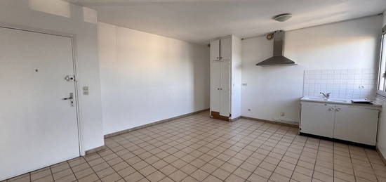 Appartement  à louer, 3 pièces, 2 chambres, 58 m²