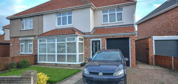 5 bedroom semi-detached house for sale