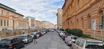 0587 quadrilocale in centro a livorno