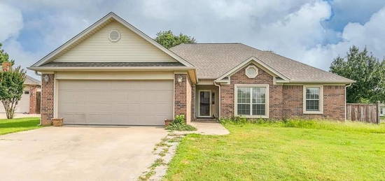 10 Red Apple Ct, Cabot, AR 72023