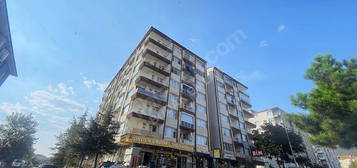 BUDAKTAN CADDE CEPHELİ 3+1 DAİRE