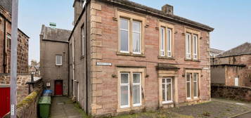 Flat to rent in Church Street, Alloa FK10