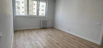 Romancierilor Apartament 4 camere Metrou 1 Minut Renovat