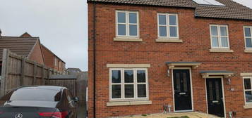 3 bedroom semi-detached house