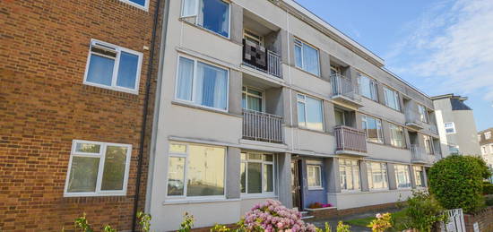 Flat to rent in Seaside Road, Eastbourne BN21