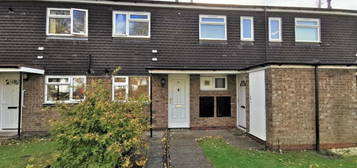 Maisonette to rent in Lingfield Walk, Catshill, Bromsgrove B61