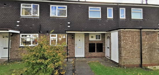 Maisonette to rent in Lingfield Walk, Catshill, Bromsgrove B61