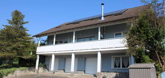 Sehr gepflegtes Einfamilienhaus mit grossem Garten und Balkon in Brachttal zu verkaufen.