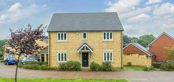 4 bed detached house for sale