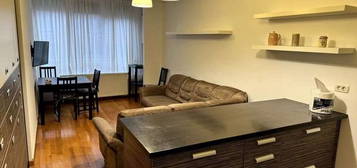 Inchiriez apartament 3 camere si loc parcare Zona UTA Ared