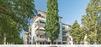 EINBAUKÜCHE - MODERNES WANNENBAD MIT FENSTER - TERRASSE - EINBAUSCHRANK