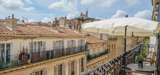 Location T4 dernier étage plein coeur de Marseille