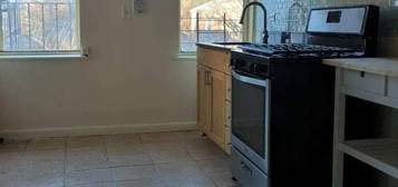 232 Wilson Ave Apt 3R, Brooklyn, NY 11237