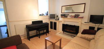 5 bedroom terraced house to rent